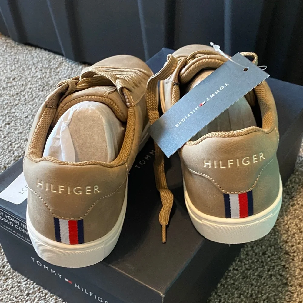 Tommy Hilfiger Men’s Taupe Low-Top Sneakers